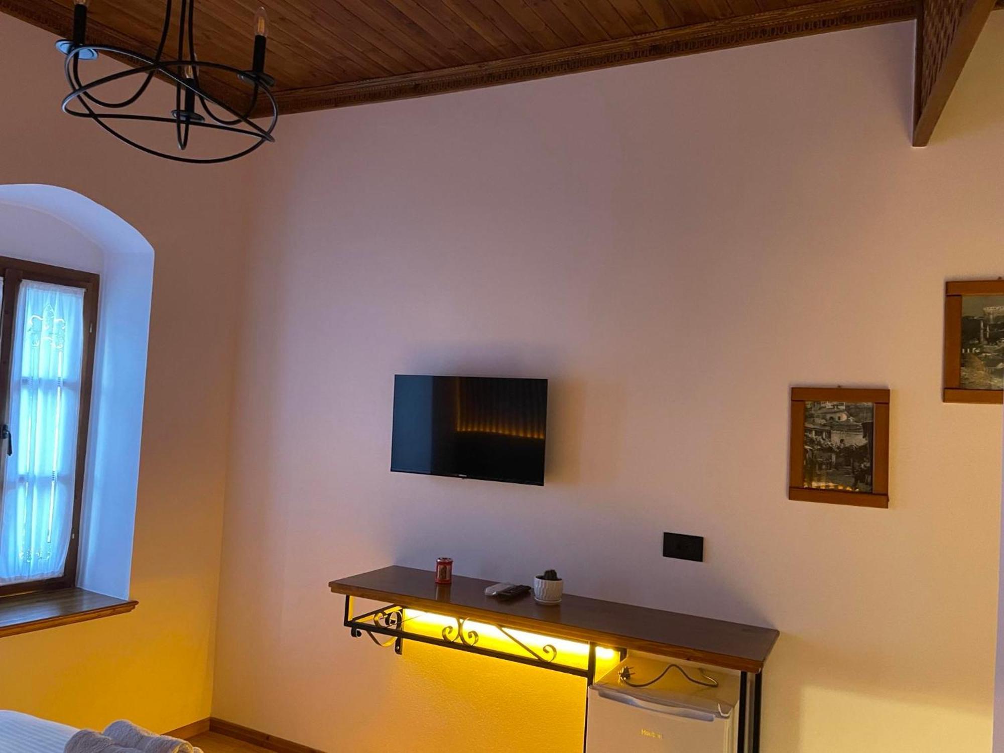 Grey Stone Hotel Gjirokaster Bagian luar foto