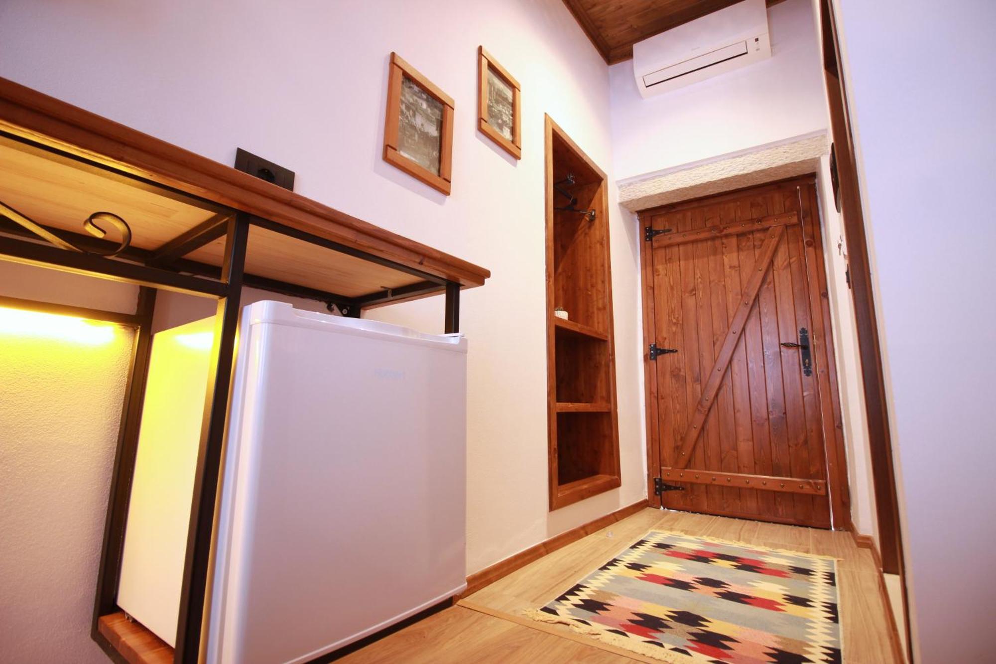 Grey Stone Hotel Gjirokaster Bagian luar foto