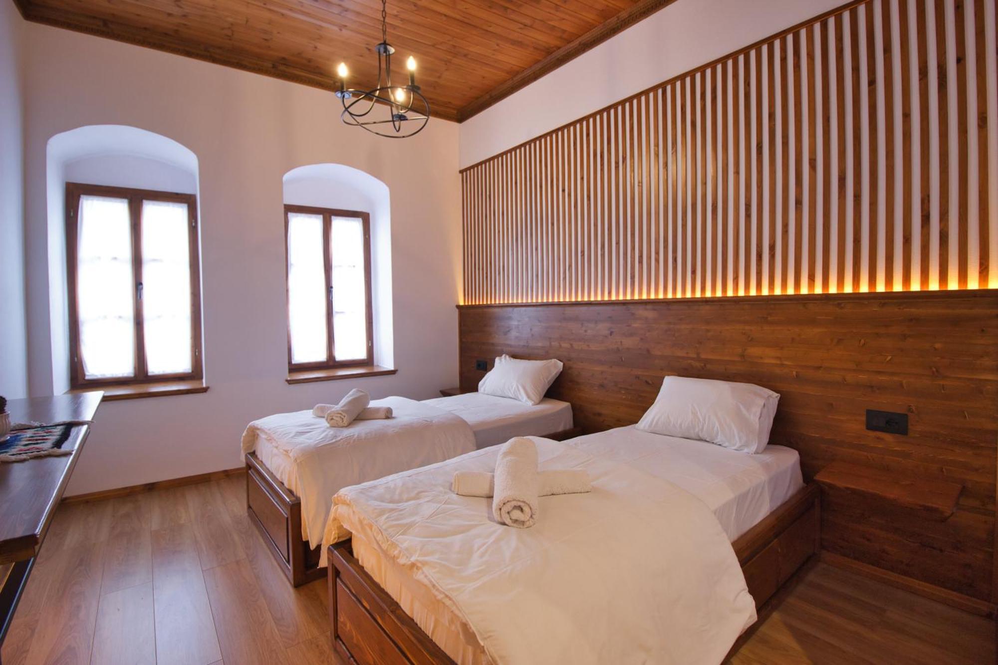 Grey Stone Hotel Gjirokaster Bagian luar foto