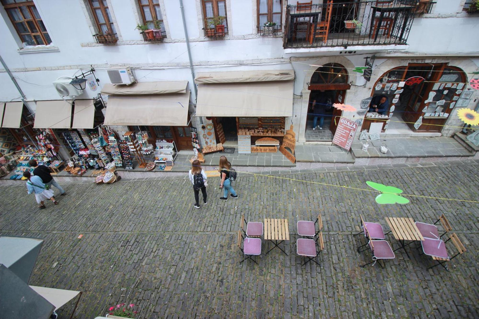 Grey Stone Hotel Gjirokaster Bagian luar foto